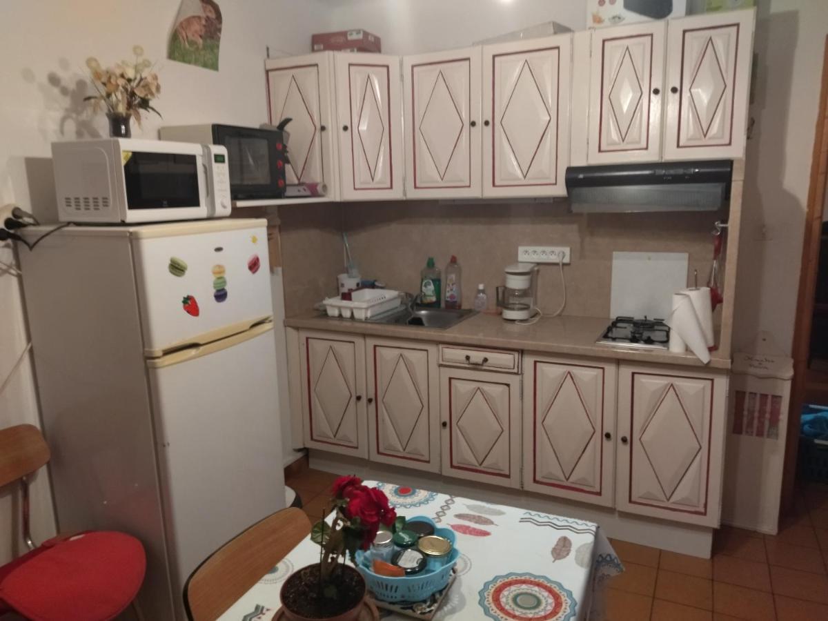 F1 Chambre Et Cuisine Reynès Dış mekan fotoğraf